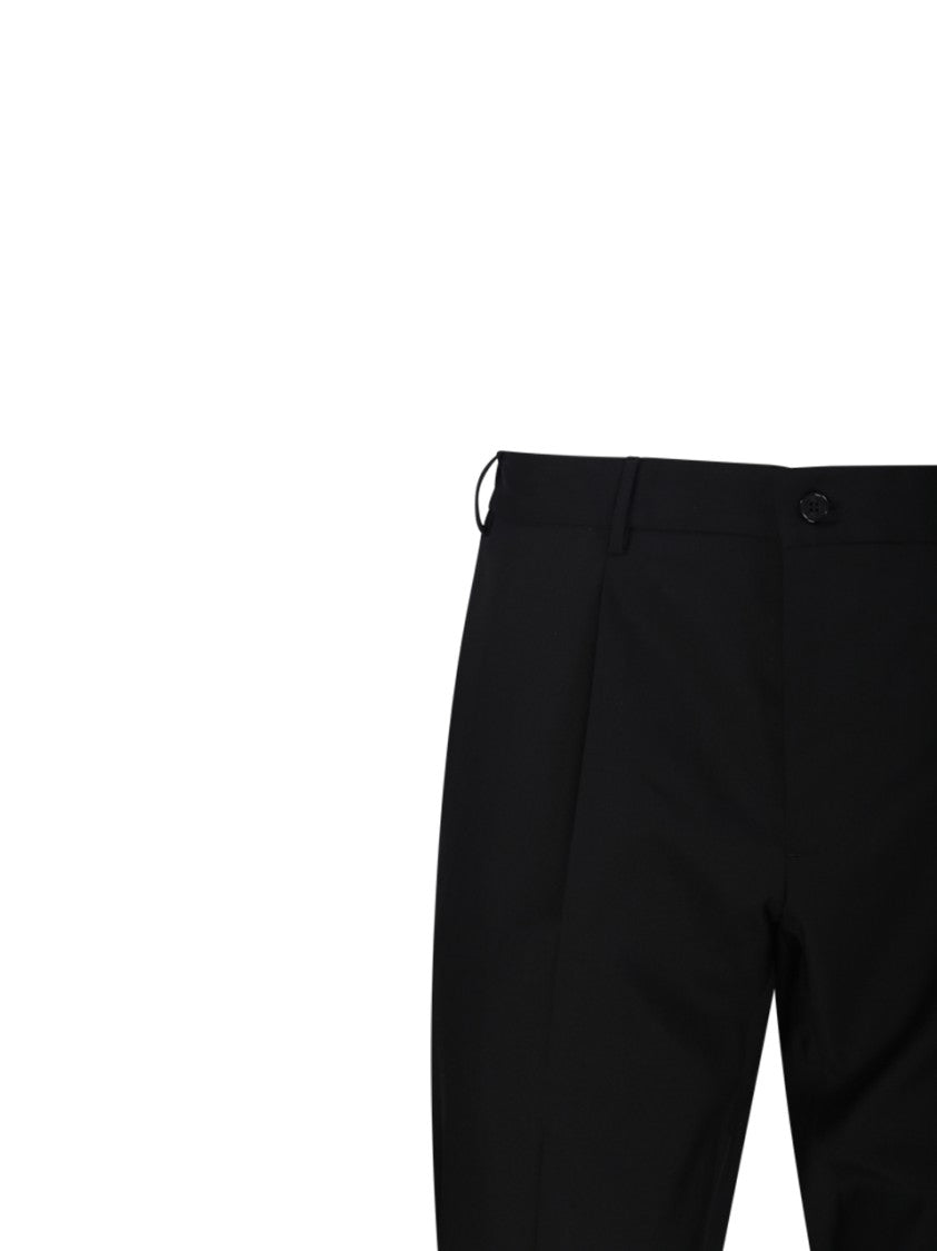 Santaniello Tailored Black Suit With Classic Collar And Slim-Fit Trousers