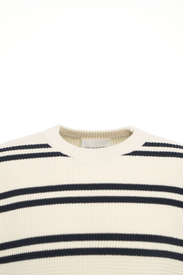 Closed Bold Striped Pullover With Ribbed Cuffs And Hem