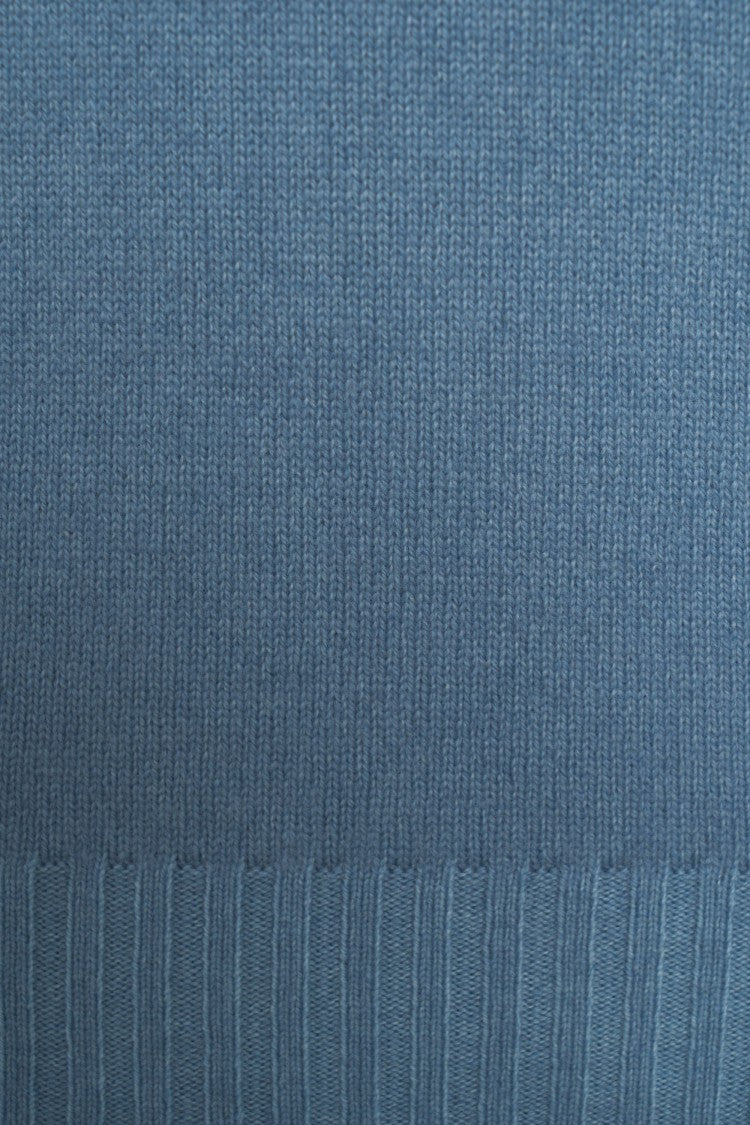 Gender Classic Round Neck Men's Sweater With Fine Knit Fabric