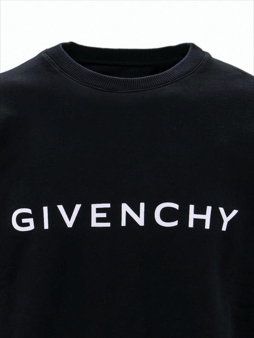 Givenchy Long-Sleeve T-Shirt With Signature Logo And Relaxed Fit