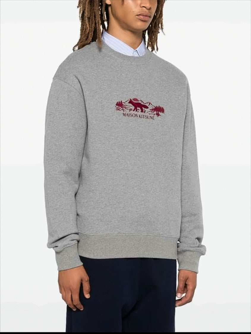 Maison Kitsuné Long-Sleeve Crewneck Sweatshirt With Contrasting Graphic