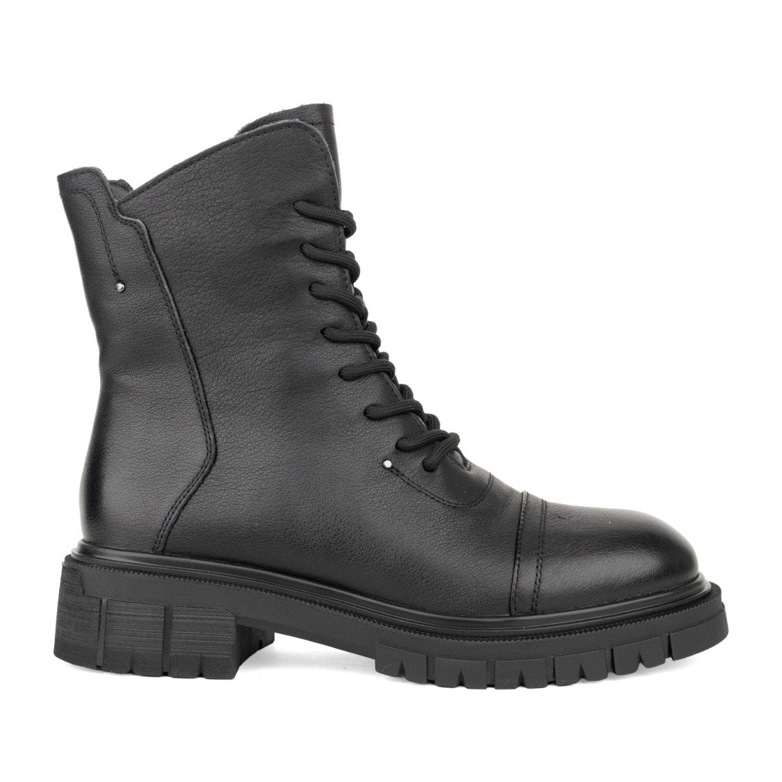 Linda Baumann Black Smooth Leather Side Zipper Ankle Boots