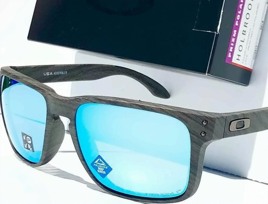 Oakley Rectangular Frame Sunglasses With Textured Finish