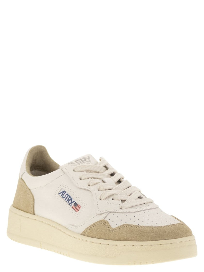 Autry Medalist Low - Two-Tone Leather Sneakers