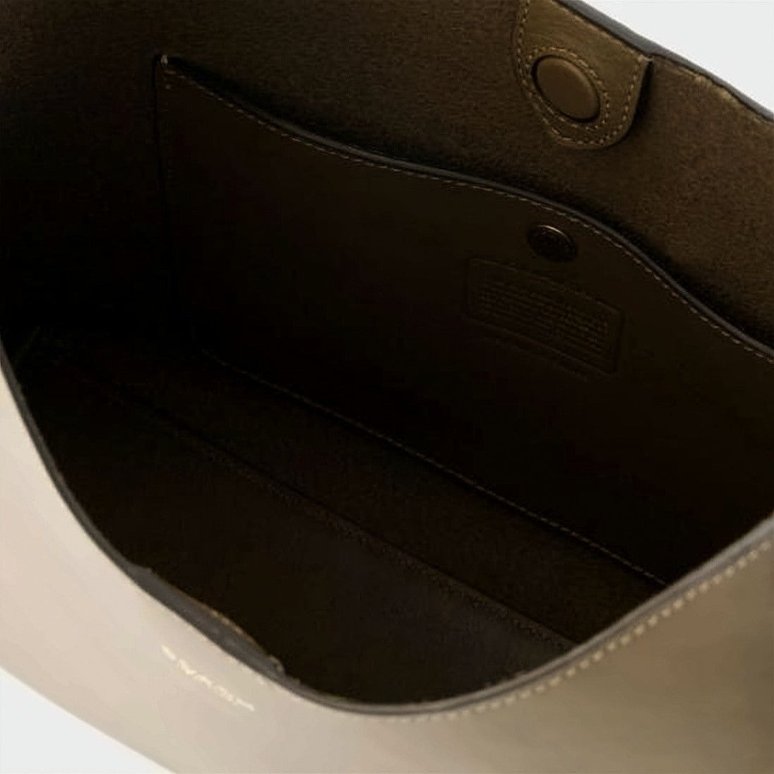 Coach Smooth Cow Leather Shoulder Bag