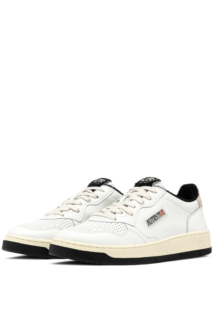 Autry Women’S Medalist Leather Sneakers