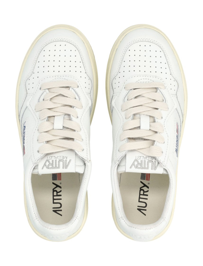 Autry Medalist Low Woman's Sneakers
