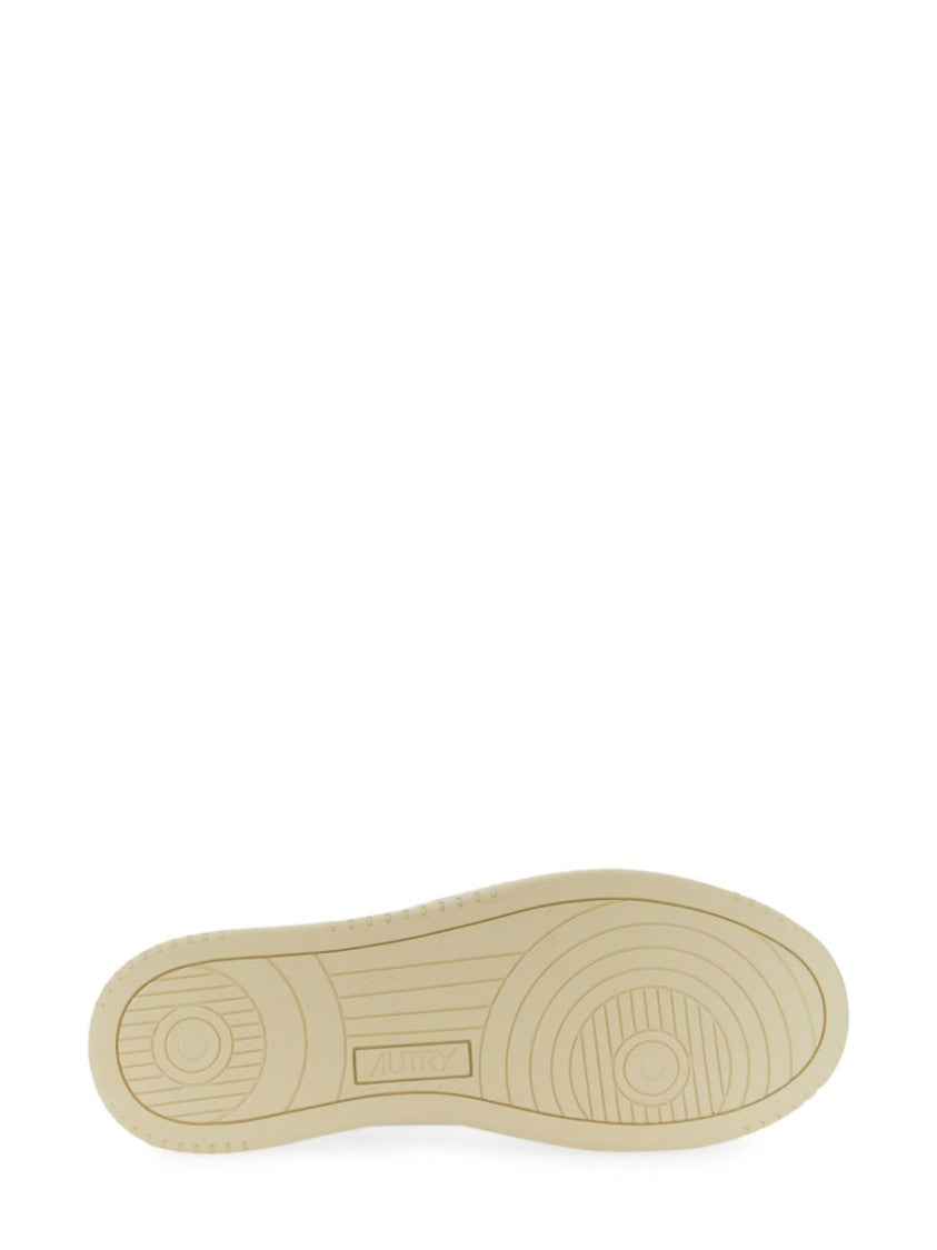 Autry Medalist Low Perforated Cow Leather Sneakers