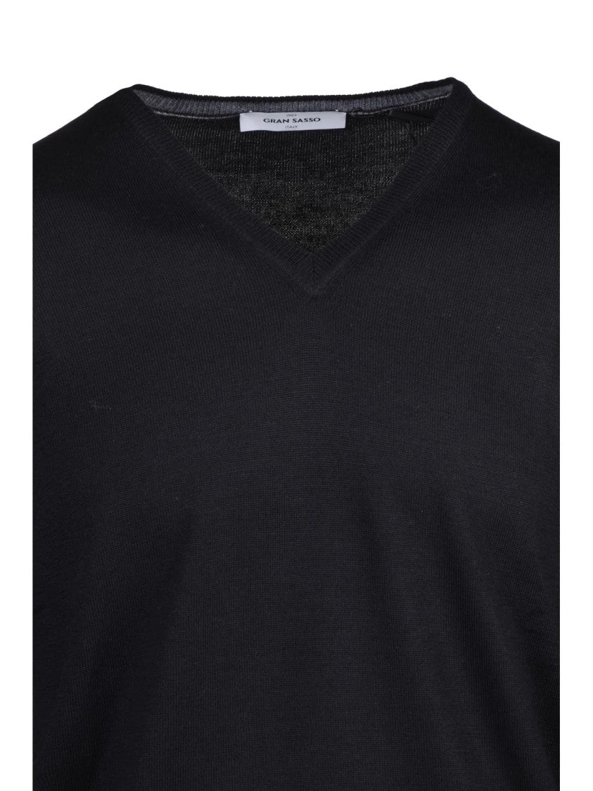 Gran Sasso V-Neck Sweater In Soft Virgin Wool With Ribbed Details
