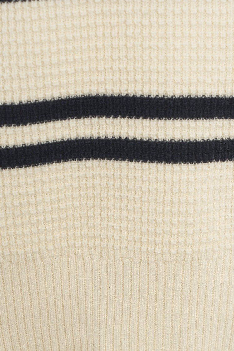 Closed Bold Striped Pullover With Ribbed Cuffs And Hem