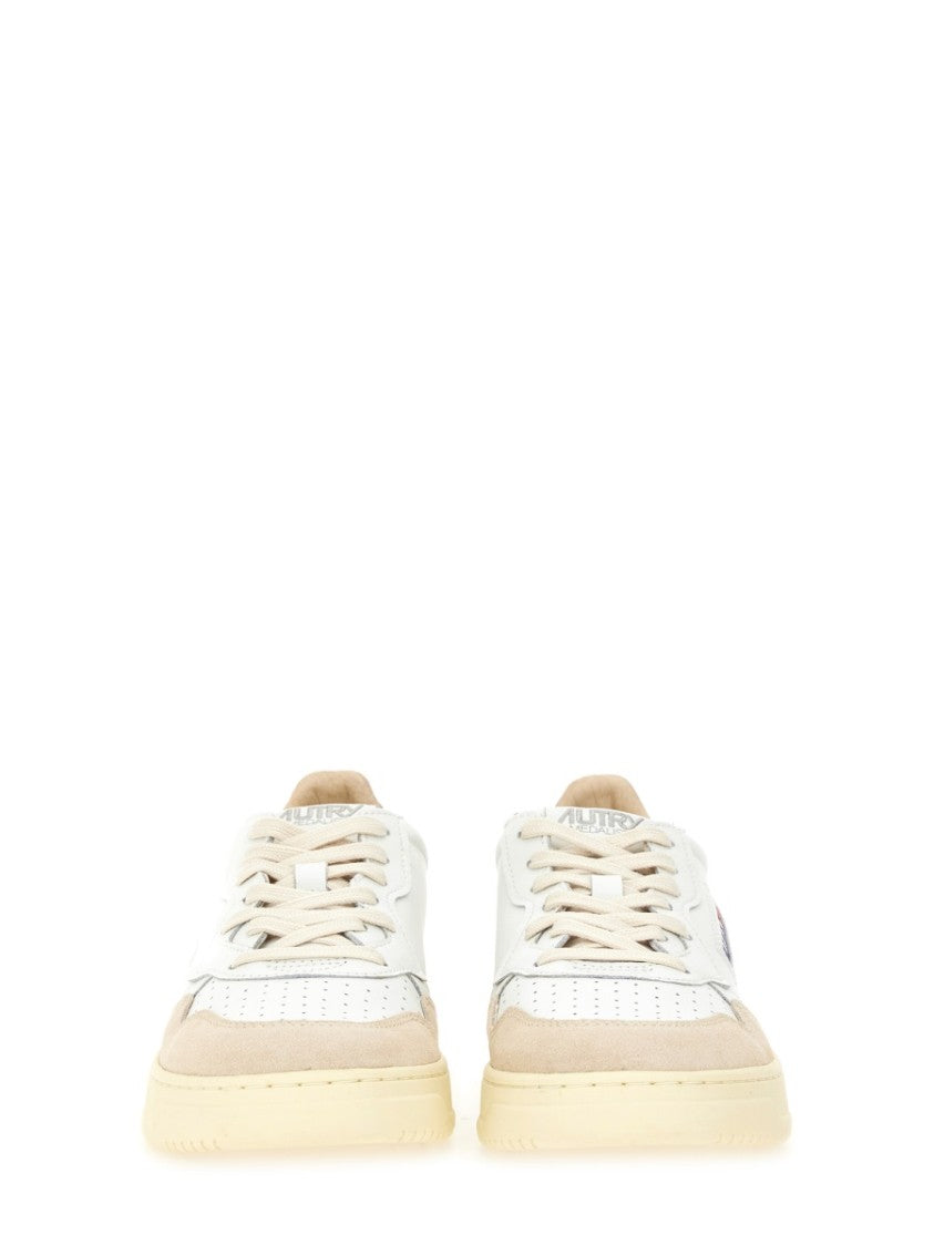 Autry "Medalist Low" Sneaker