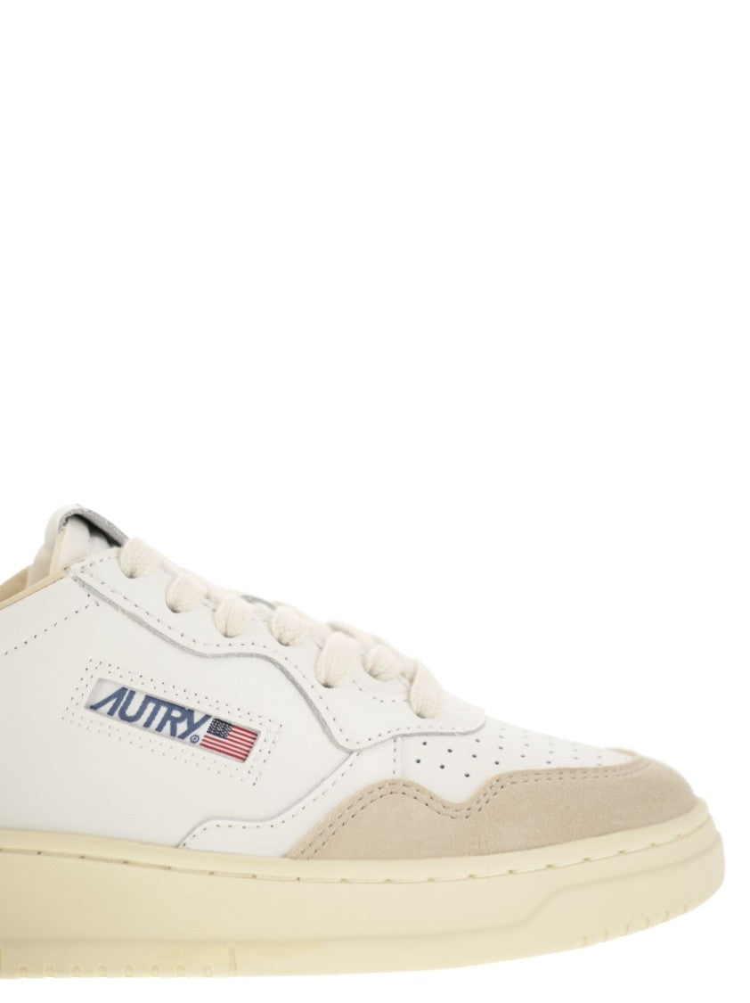 Autry Medalist Low - Leather Sneakers