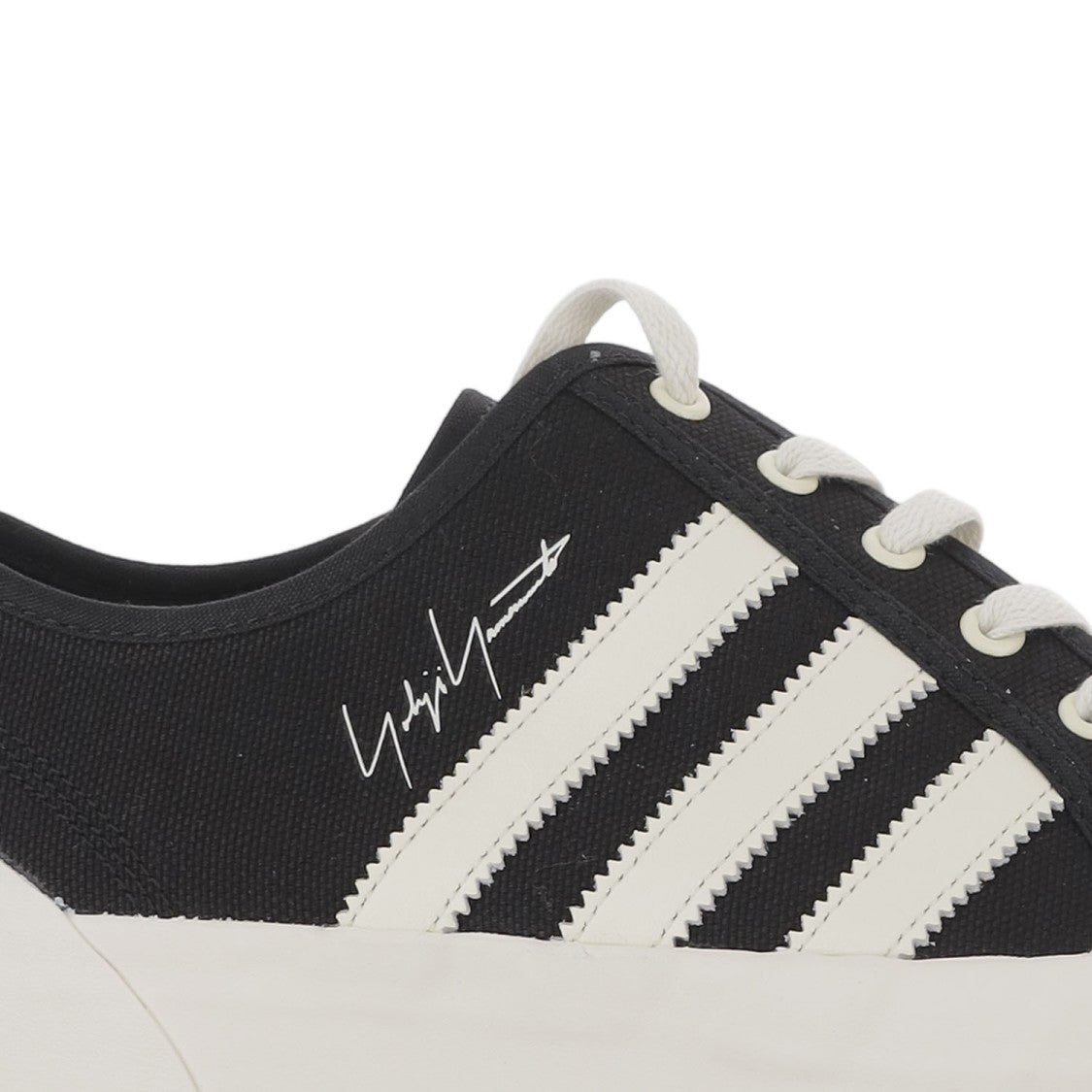 Y-3 Low-Top Sneakers With Zigzag Stripes And Signature Detail