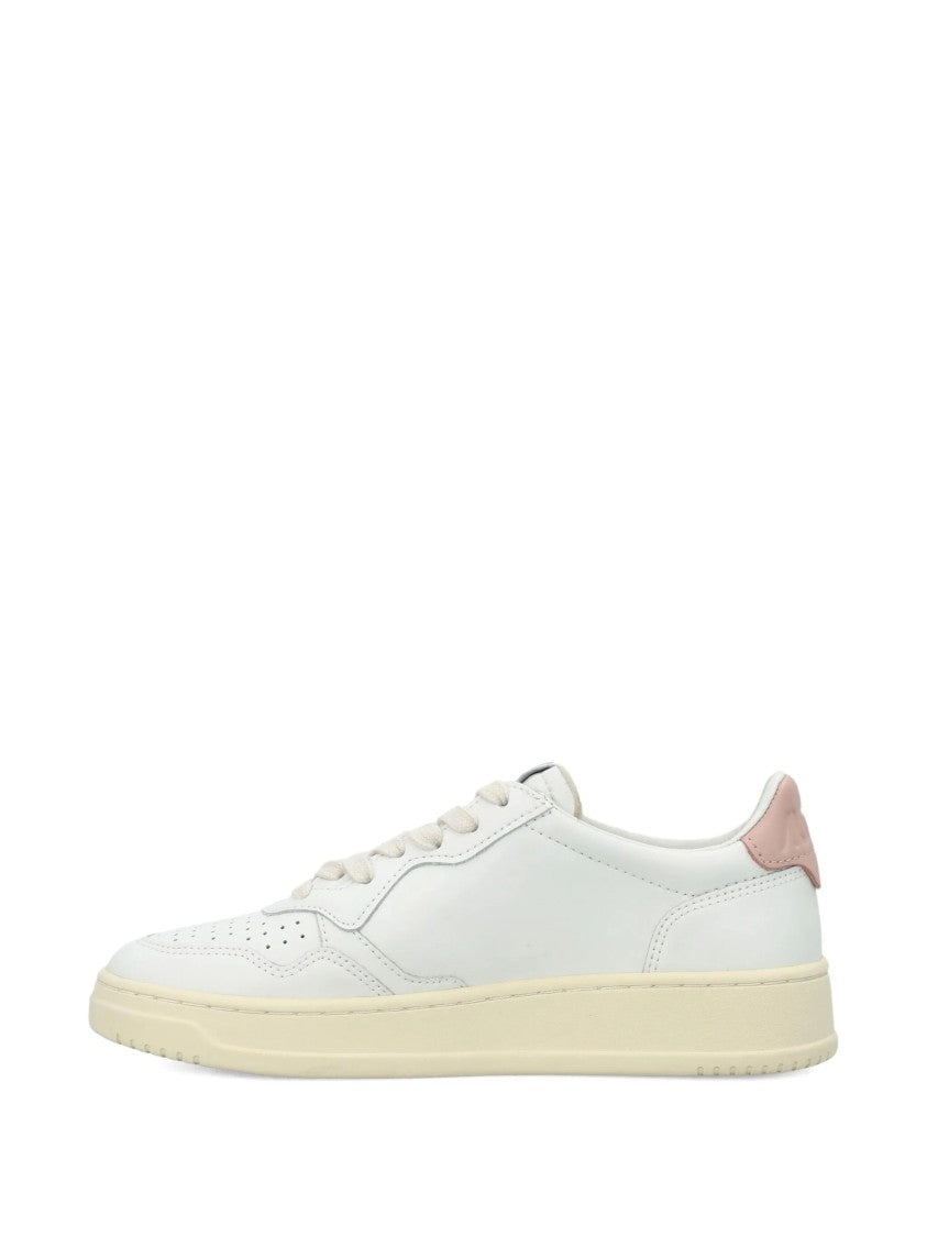 Autry Medalist Low Pink Accent Sneakers