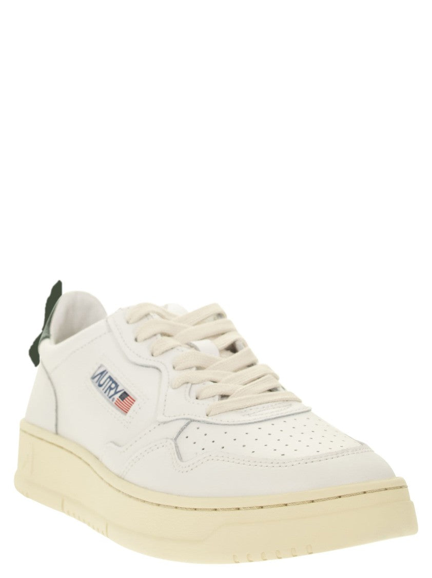 Autry Medalist Low - Leather Sneakers