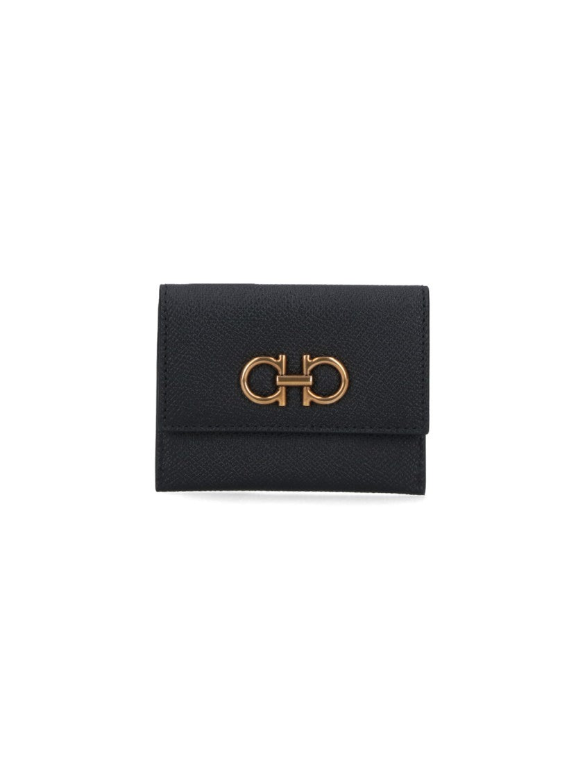 Ferragamo Textured Black Leather Cardholder With Gold Emblem