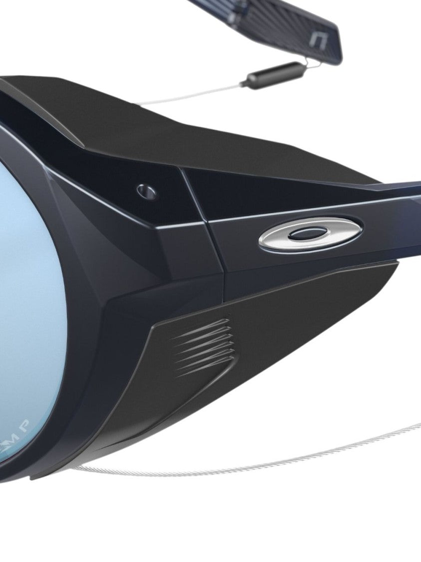 Oakley Bold Black Clifden Sunglasses With Aerodynamic Design