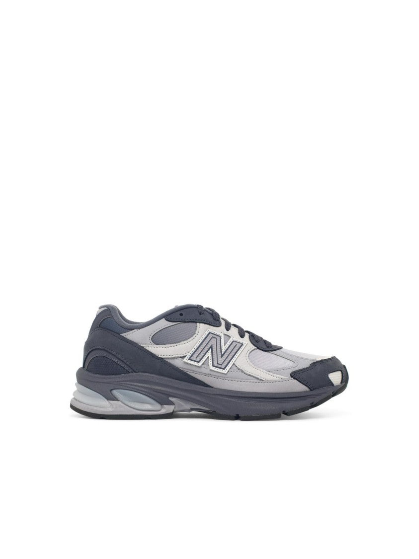 New Balance Mesh Blend Sneakers With Suede Accents And Iconic Emblem