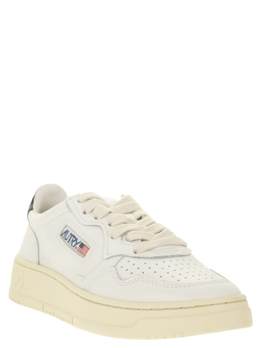 Autry Medalist Low - Leather Sneakers