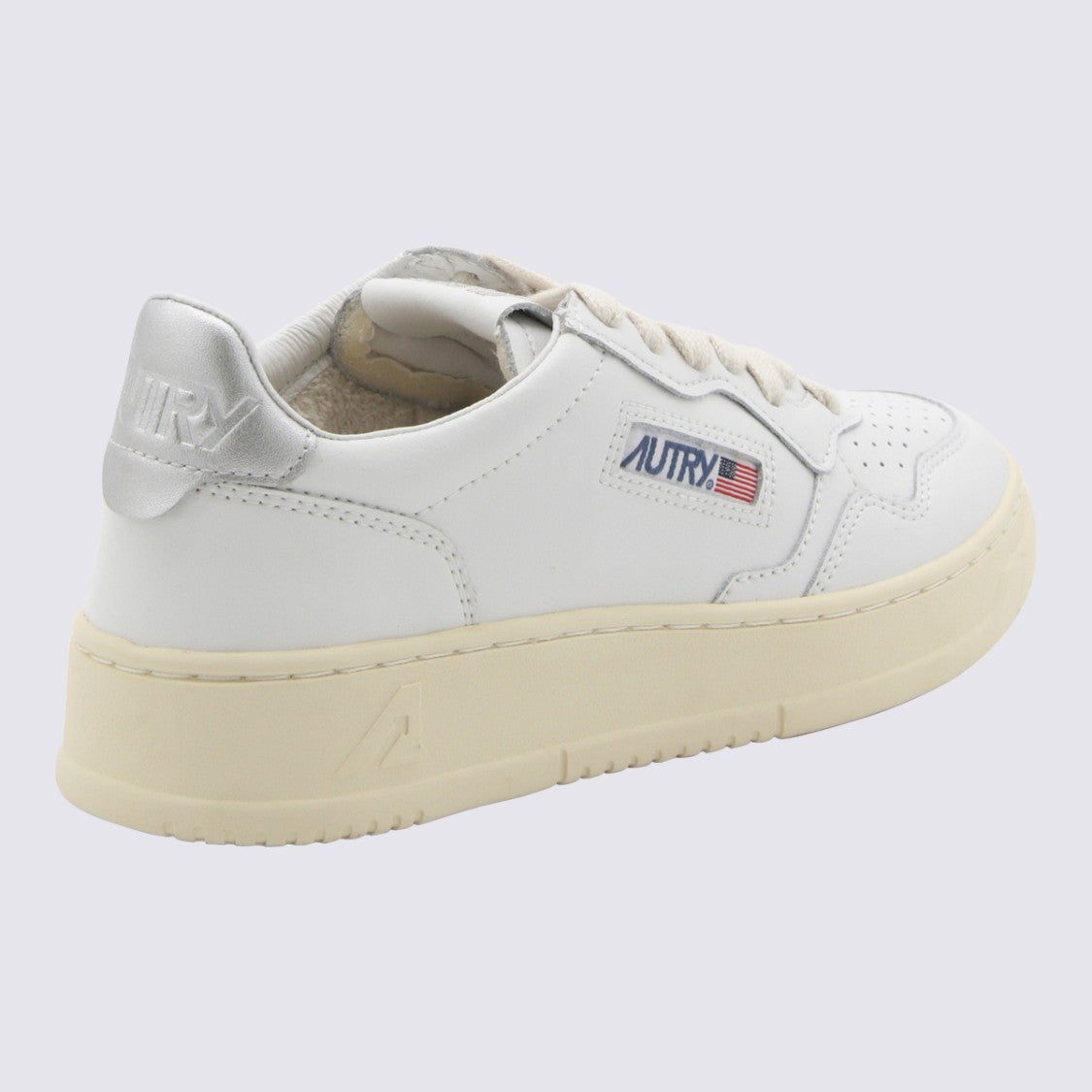 Autry Classic Low-Top Sneakers With Vintage Detailing