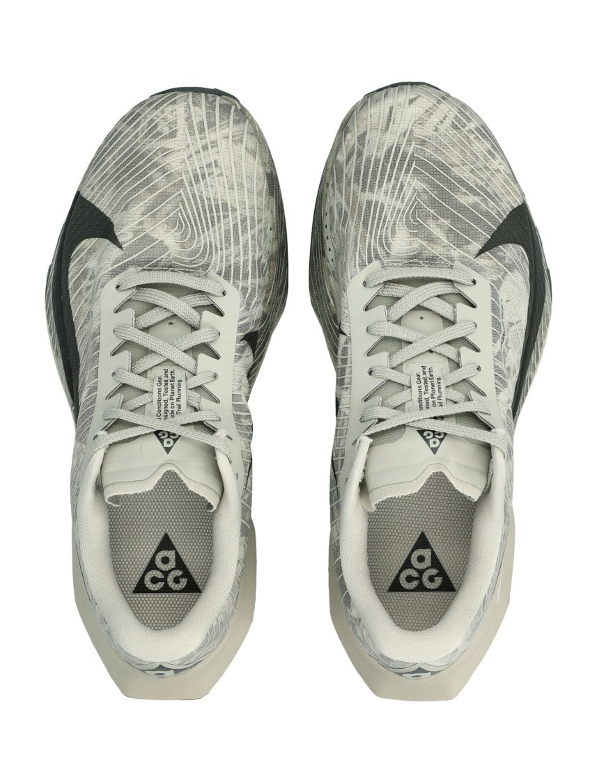 Nike Trail Running Sneakers With Zoomx Foam And Carbon Fiber Plate