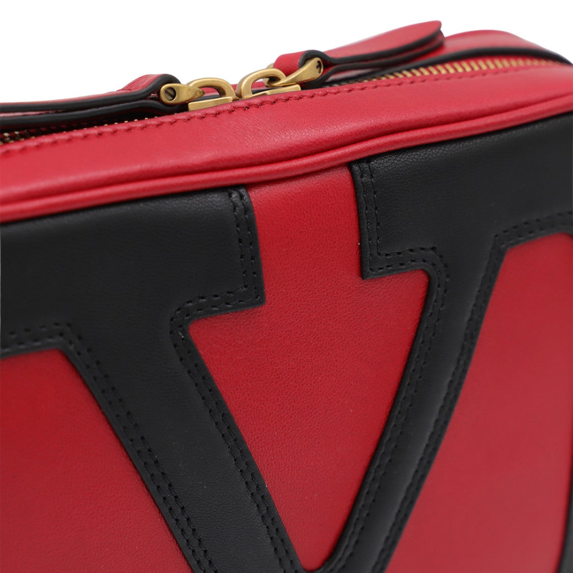 Valentino Garavani Rectangular Crossbody Bag With Gold-Tone Chain Strap