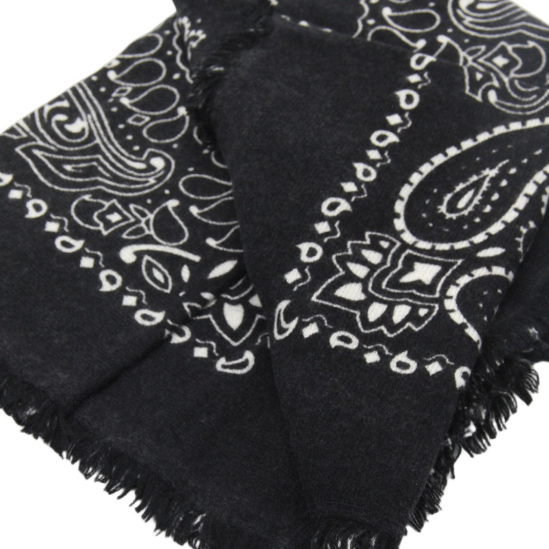 Kujiten Classic Paisley Pattern Scarf With Fringed Edges