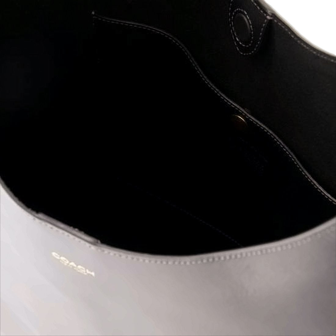 Coach Smooth Leather Tote Bag With Subtle Branding