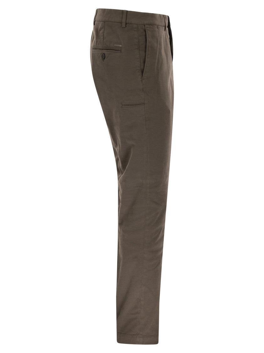 Peserico Chino Trousers In Stretch Cotton Gabardine