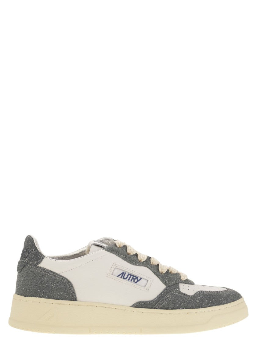 Autry Medalist Low - Sneakers With Two-Tone Glitter