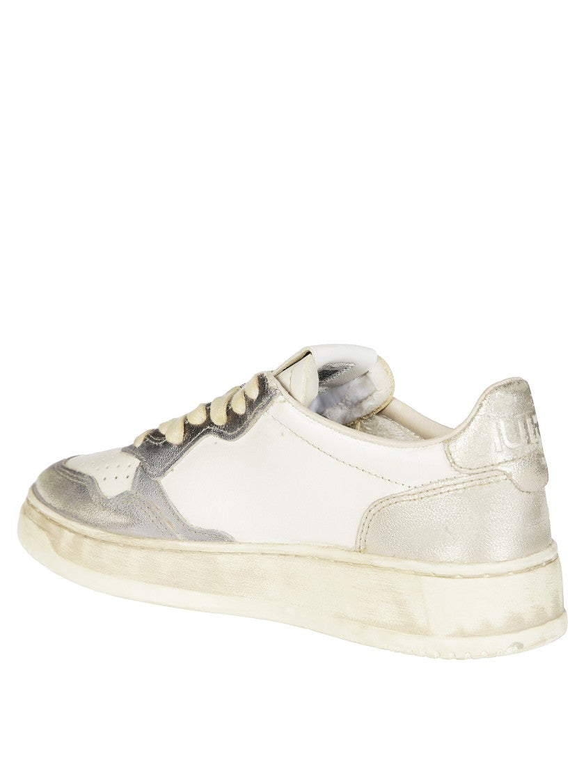 Autry Sup Vint Low Wom Sneakers
