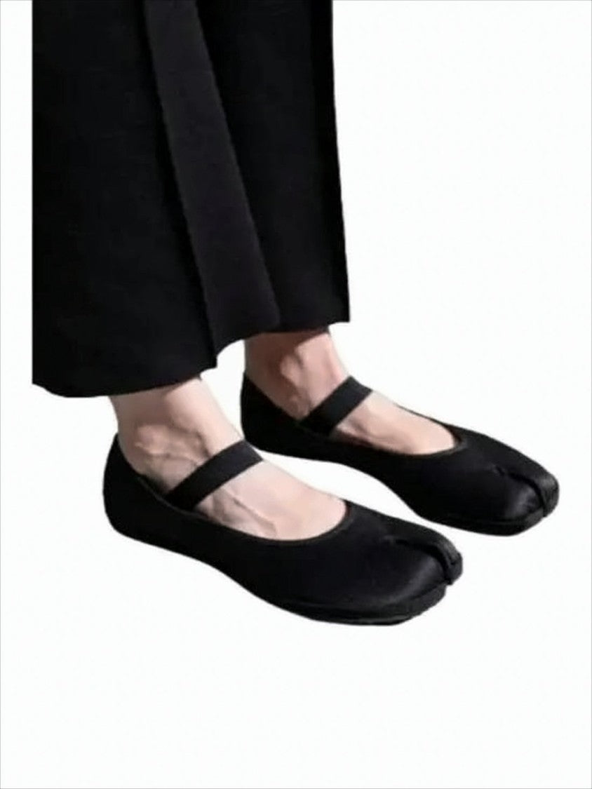 Drogheria Crivellini Black Flat Shoes With Split-Toe Design