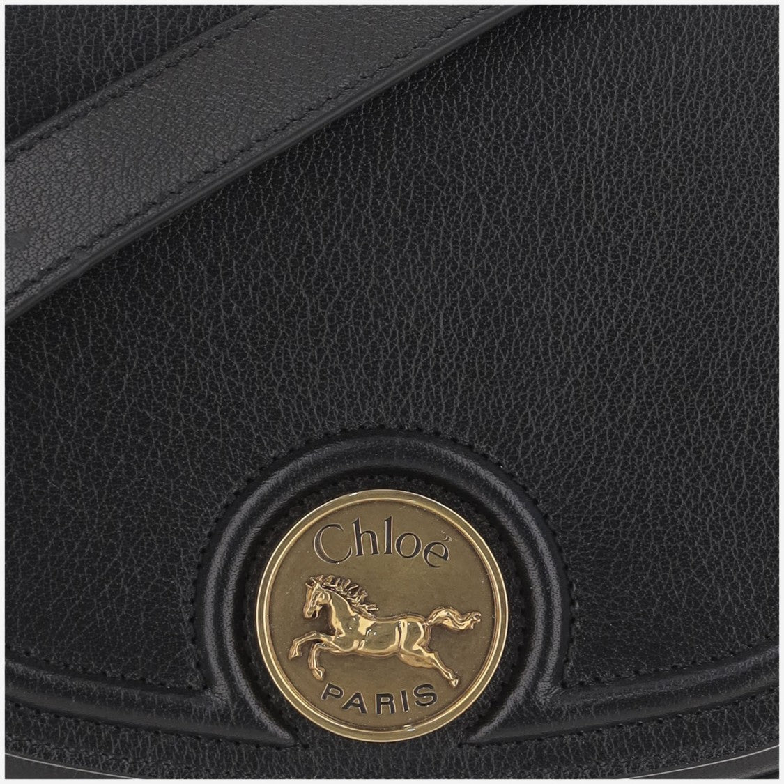 Chloé Grained Leather Shoulder Bag With Prominent Logo Detail