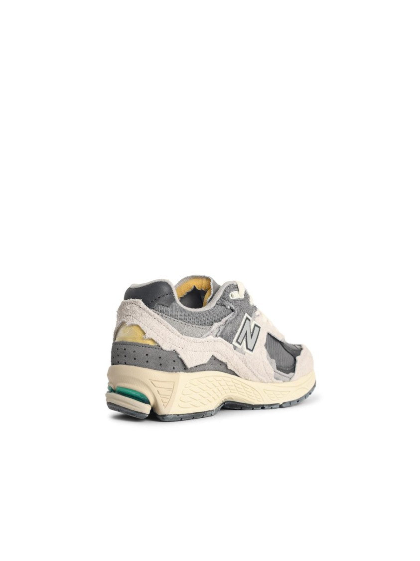 New Balance 2002 R' Grey Fabric Sneakers