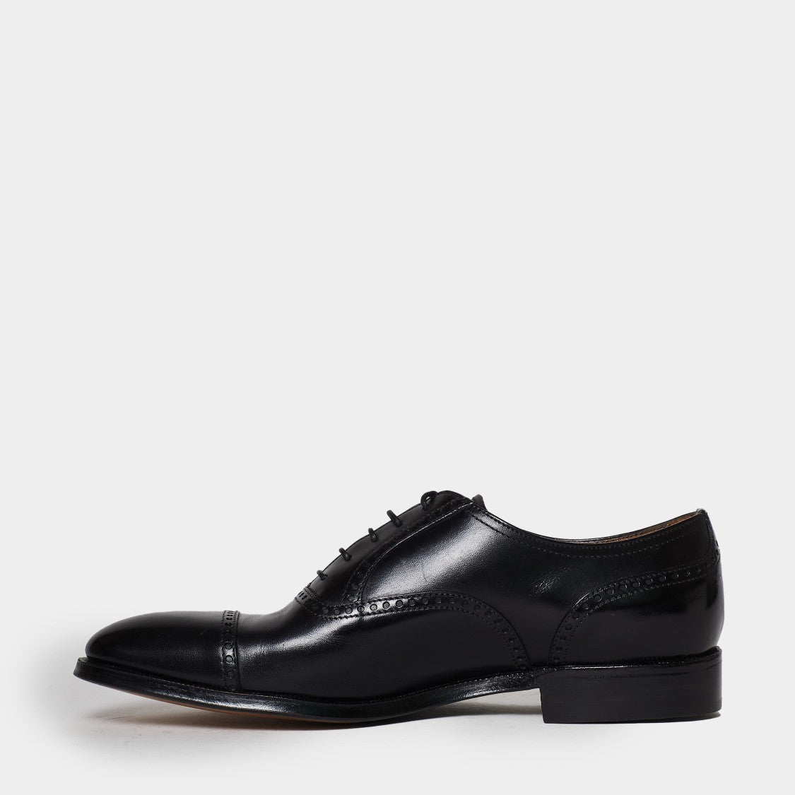 Gravati Hand-Sewn Laced Shoe, Oxford Model