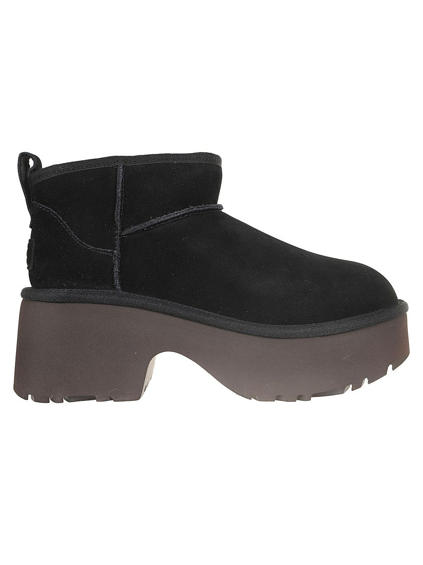 Ugg Ankle Boots With Luxurious Sheepskin And Elevated Platform Sole