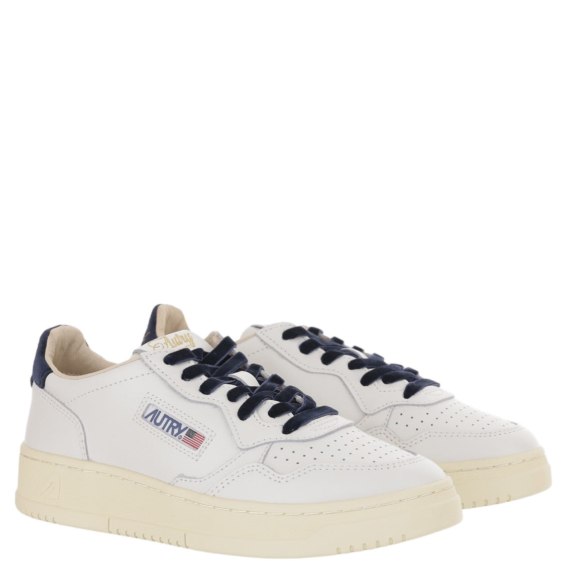 Autry Medalist Low Leather Sneakers With Velvet Lacing