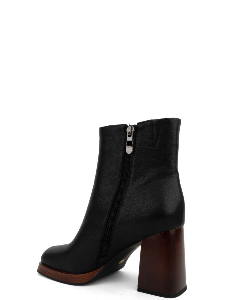 Adrianna Feretti Black Closed Sturdy Block Heel Leather Ankle Boots