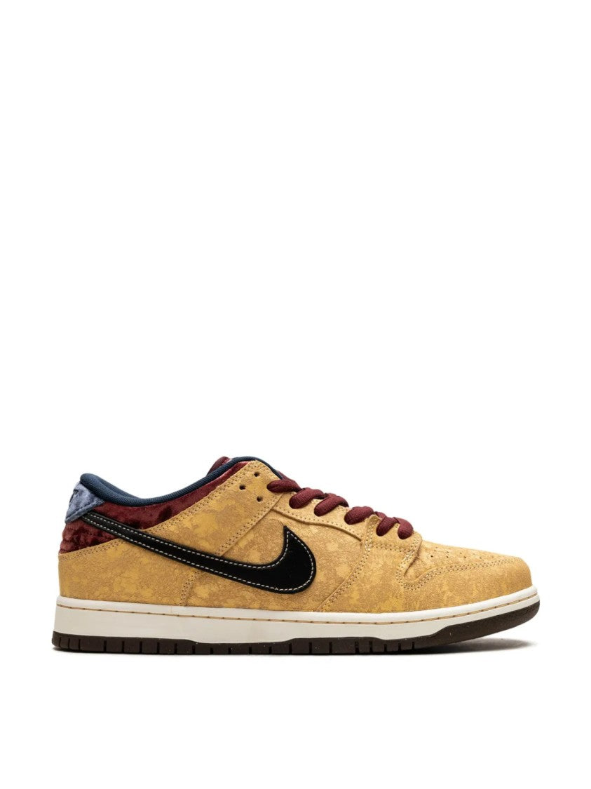 Nike Sb Dunk Low Pro 'City Of Cinema' Sneakers