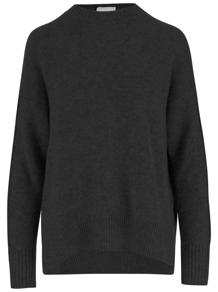 Allude Classic Cashmere Sweater With Crew Neck And Ribbed Finish