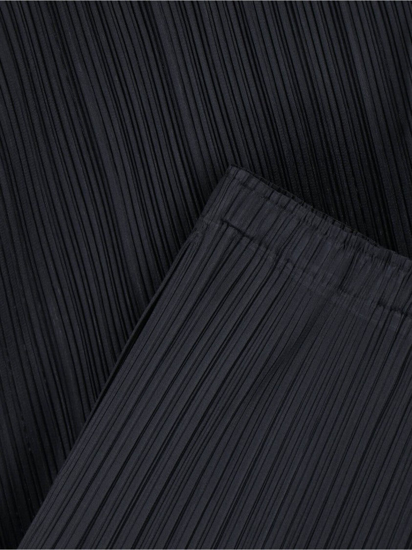 Pleats Please Pleated Black Skirt With Clean Waistband And Flowing Silhouette