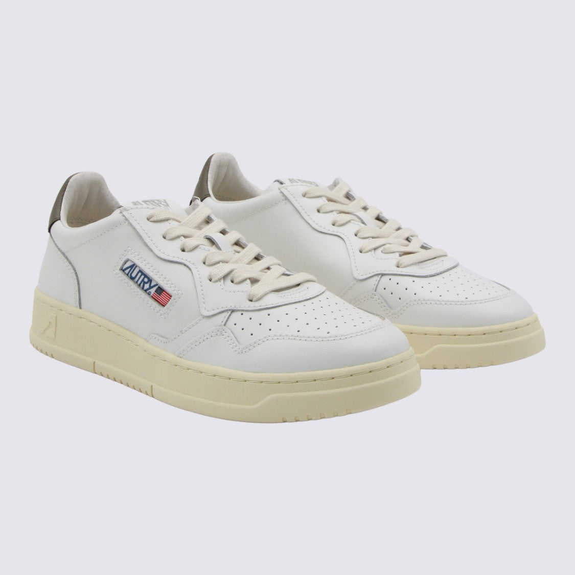 Autry Smooth Leather Low-Top Sneakers