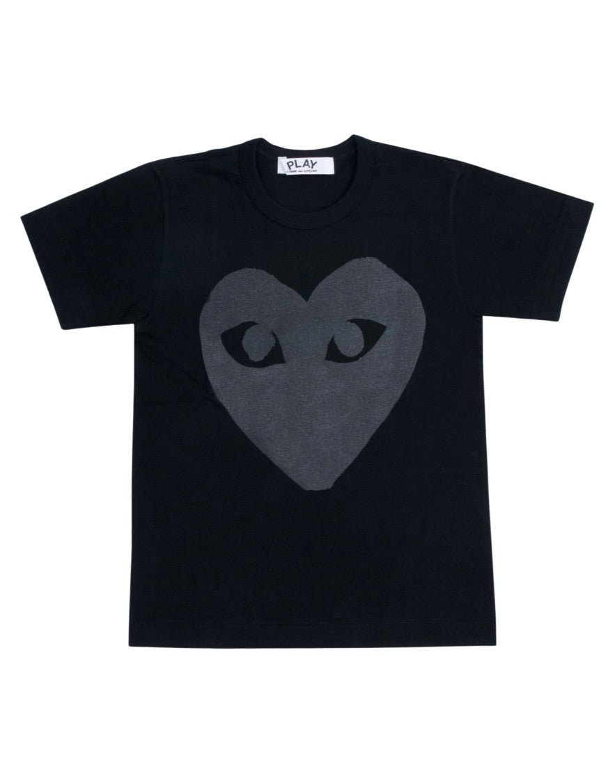 Cdg Play Matte Heart Graphic Black T-Shirt With Relaxed Fit