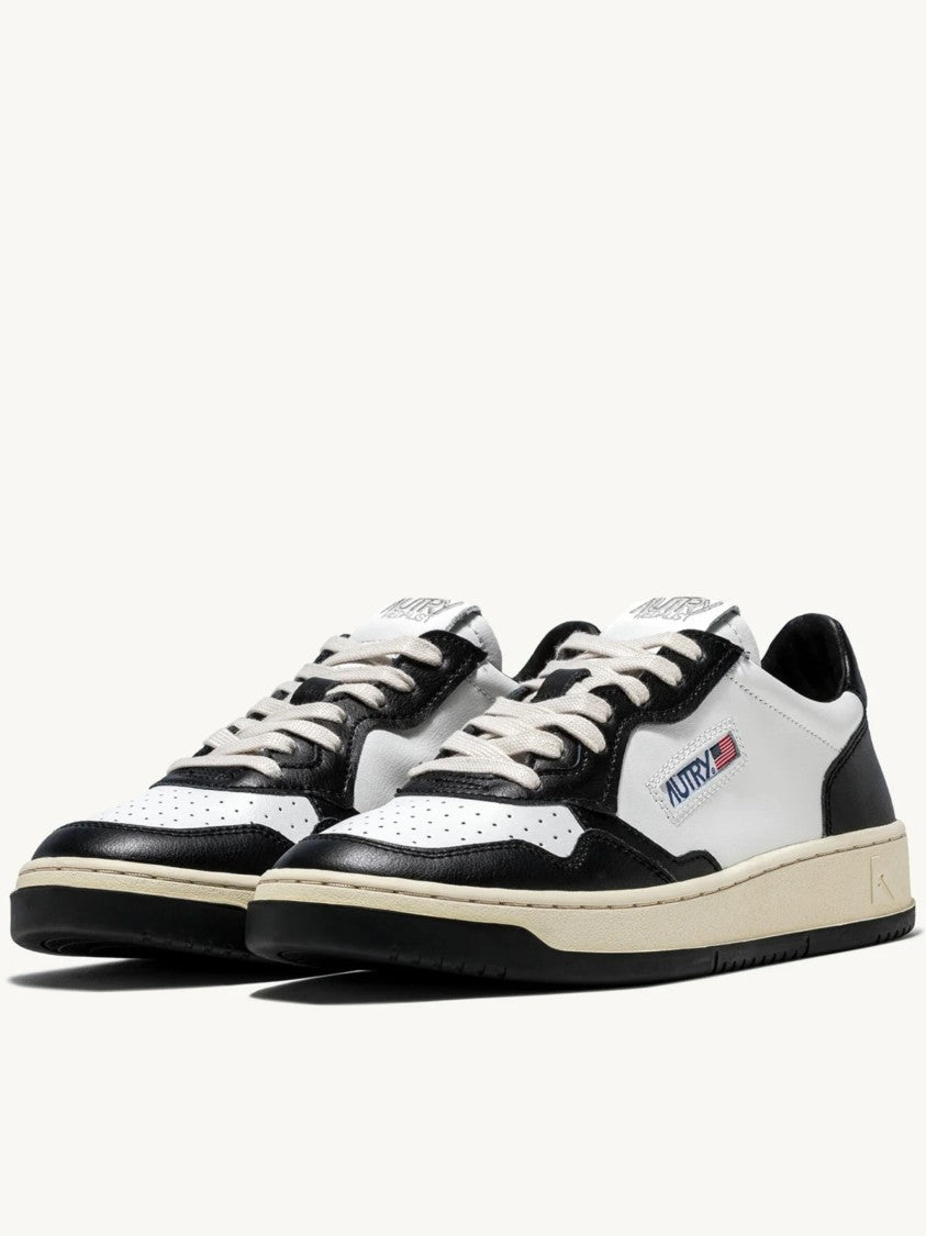 Autry Medalist Low Contrasting Leather Sneakers