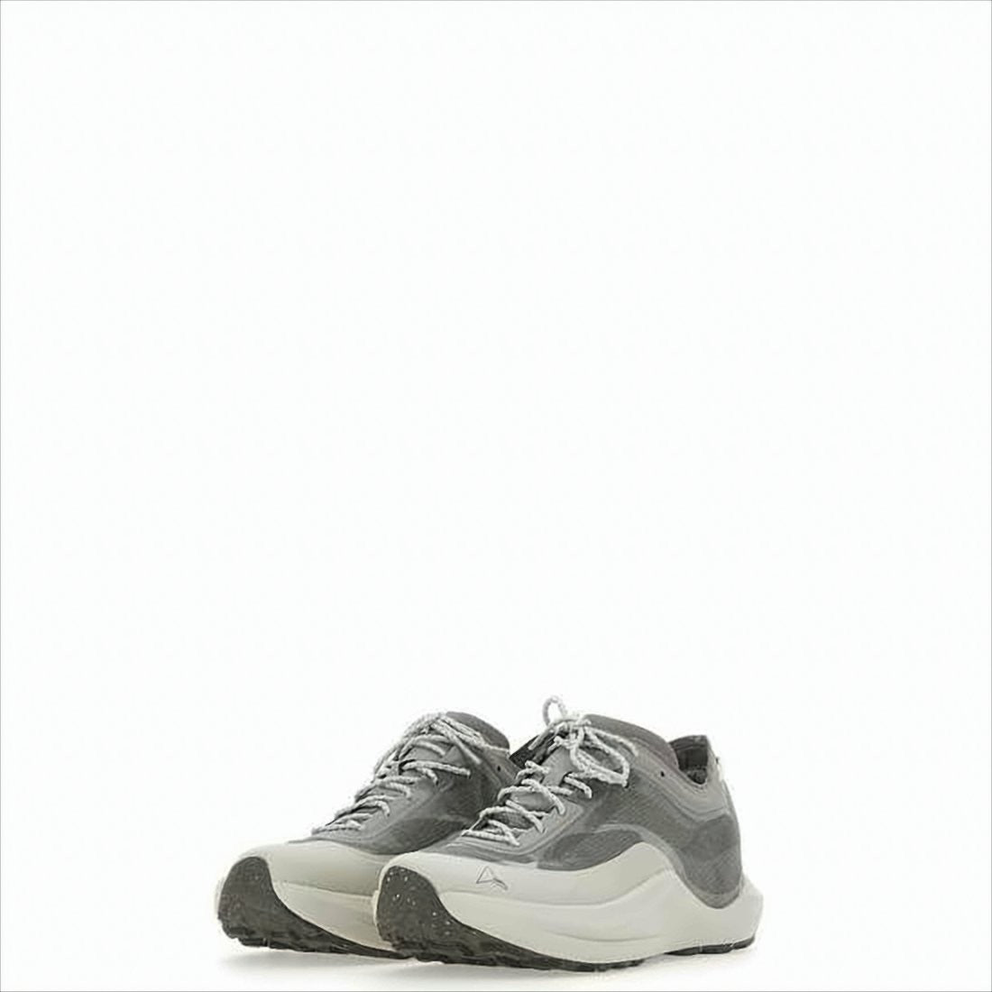 Roa Textured Grey Sneakers With Layered Upper