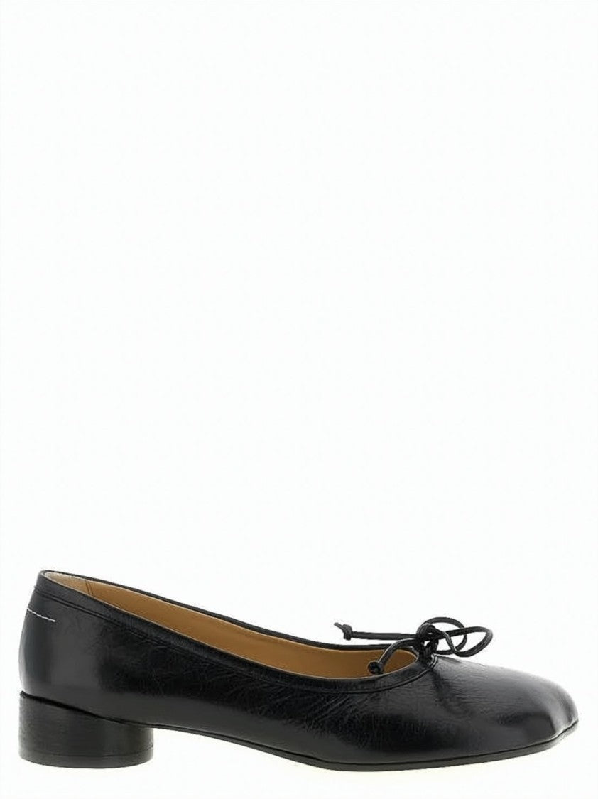 Mm6 By Maison Margiela Elegant Black Flat Shoes With Bow Detail And Polished Finish