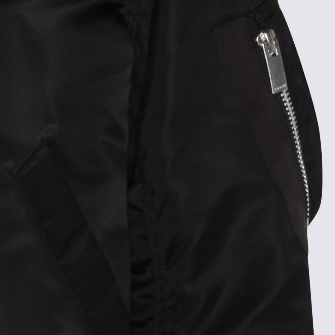 Sacai Oversized Black Jacket With Zip Fastening