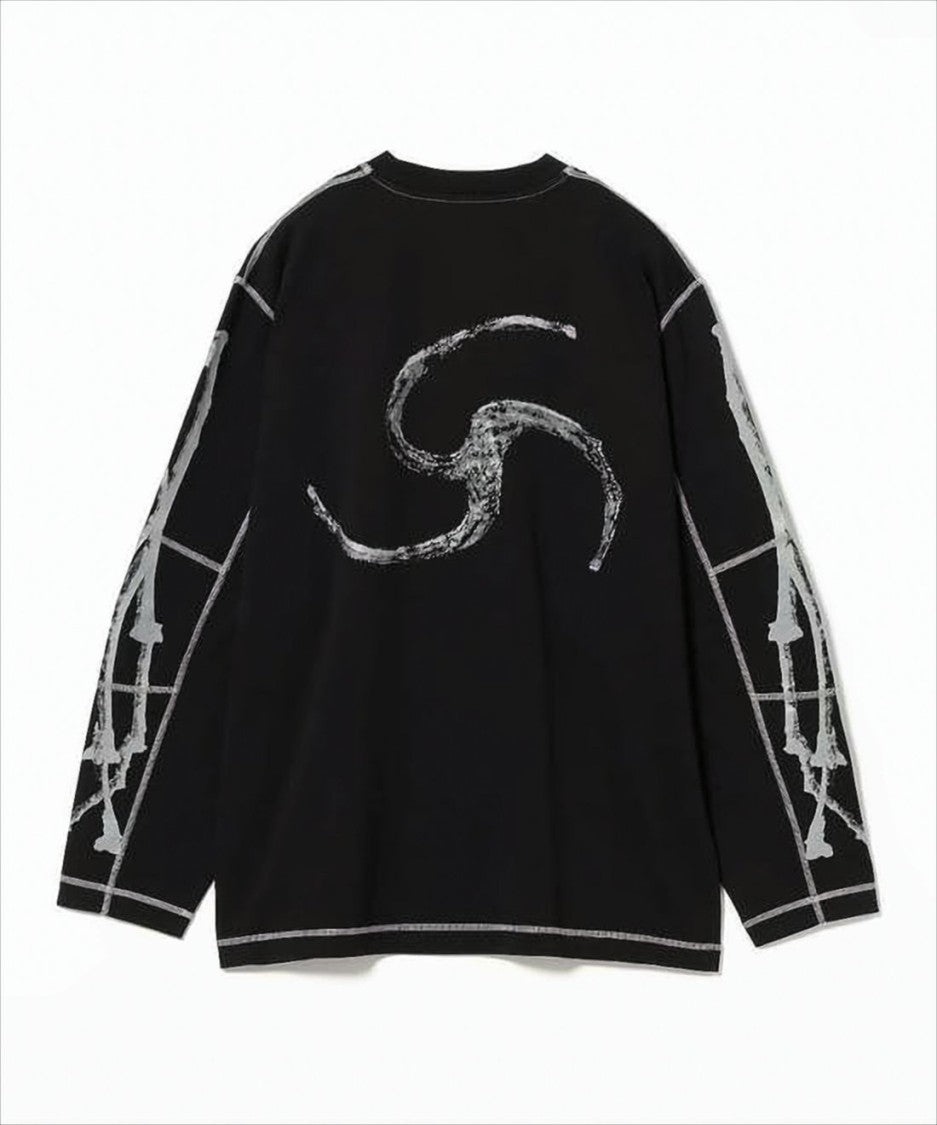Roa Long-Sleeve Graphic Tee With Unique Design Elements