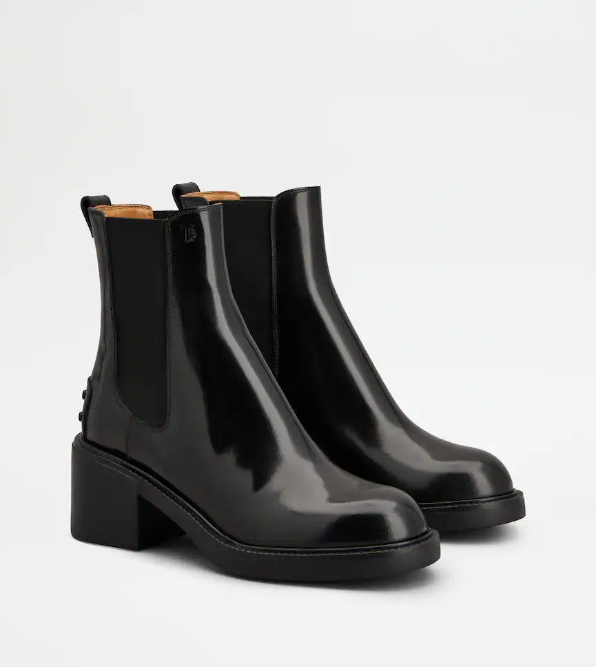 Tod's Elegant Calfskin Ankle Boots With Rubber Sole