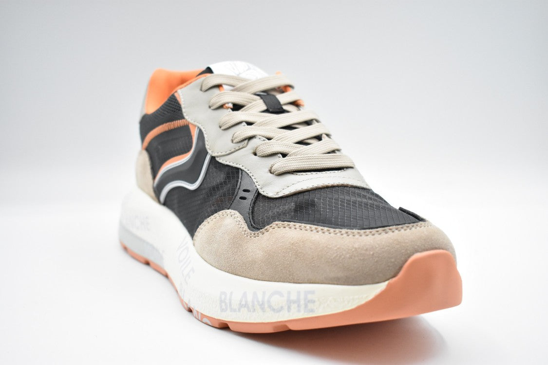 Voile Blanche Sneakers With Comfort Fit And Design